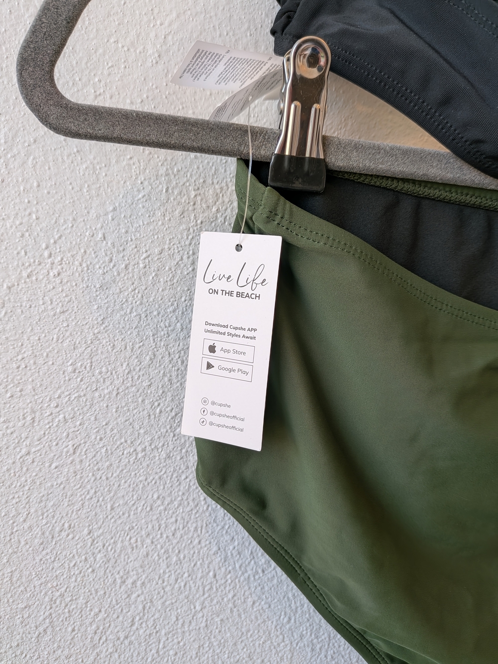 NWT Cupshe Black Textured Halter Top with Olive High-Waist Bikini Bottoms M - Picture 5 of 12